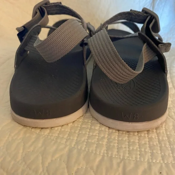 Chaco Women’s Gray Adjustable Strappy Sandals Size 8 Excellent Condition - Picture 3 of 10